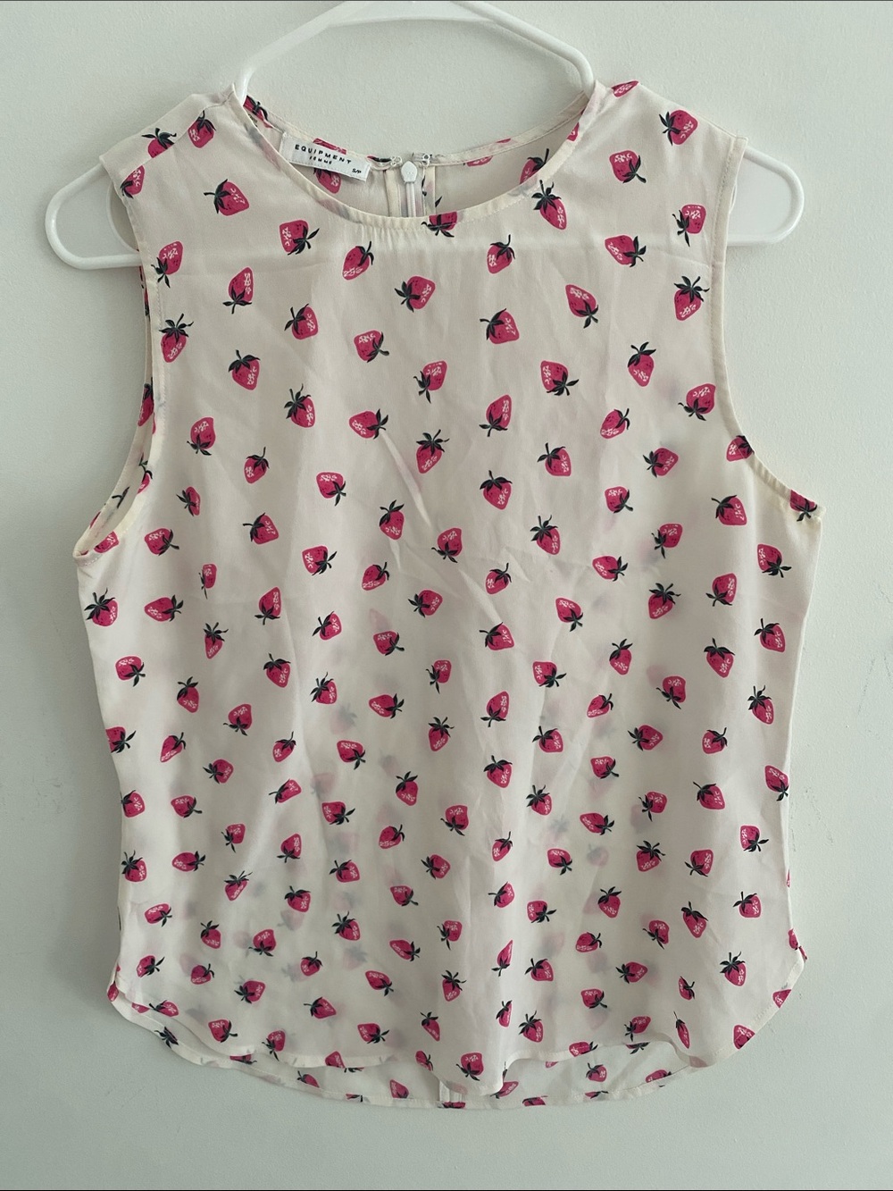 Equipment Silk White Tank Shell Top Sleeveless Strawberry Print SP *Read